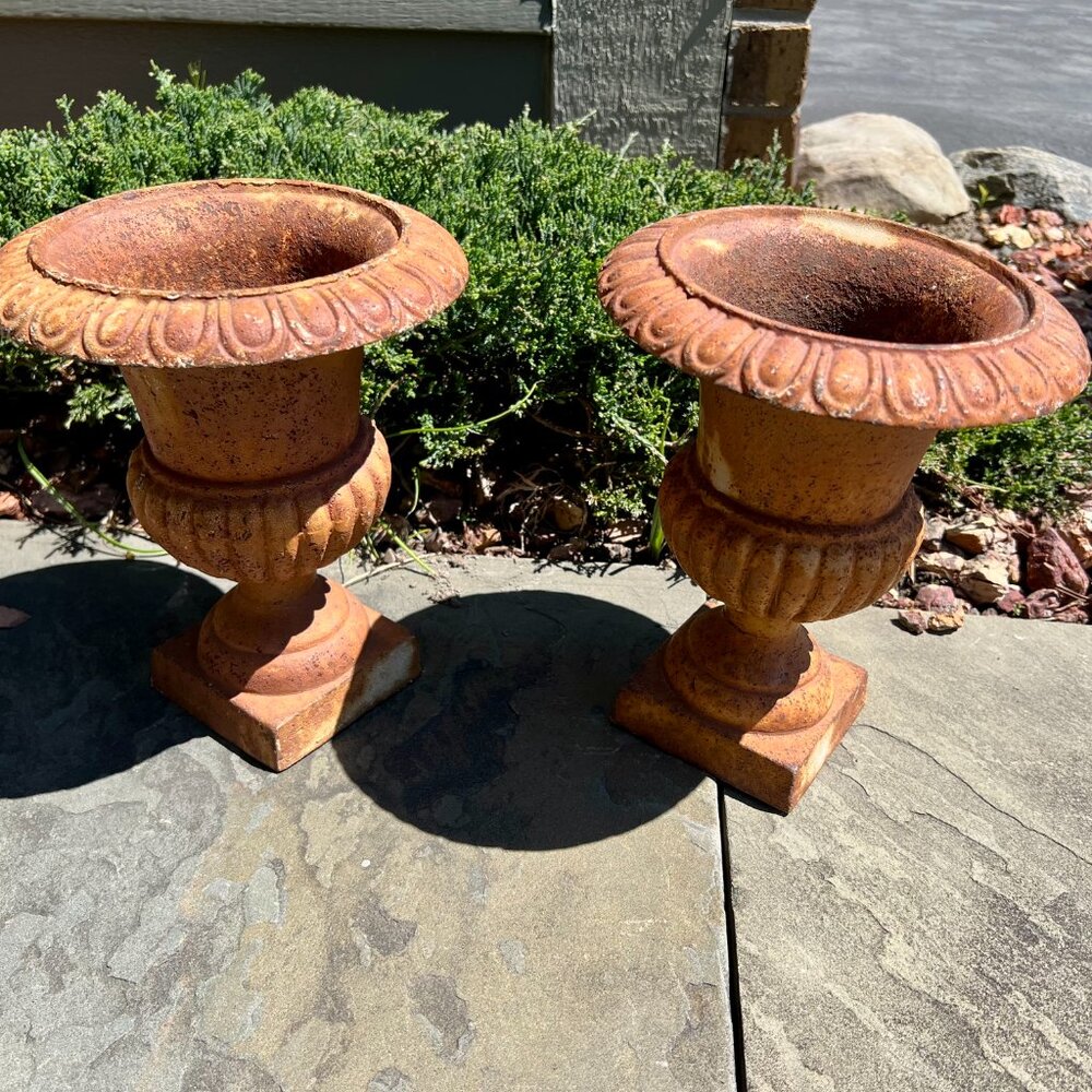 (1) Vintage French Cast Iron Garden Urn/Planter!  Price includes xtra shipping. - Picture 10 of 10